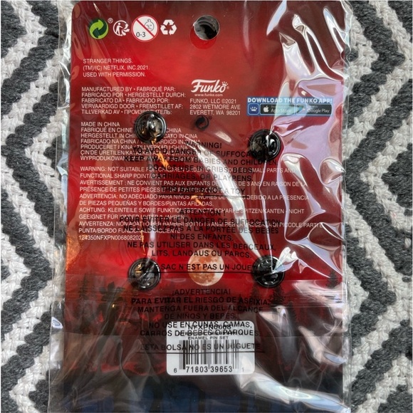 Stranger Things Enamel Pin Set - Picture 2 of 2